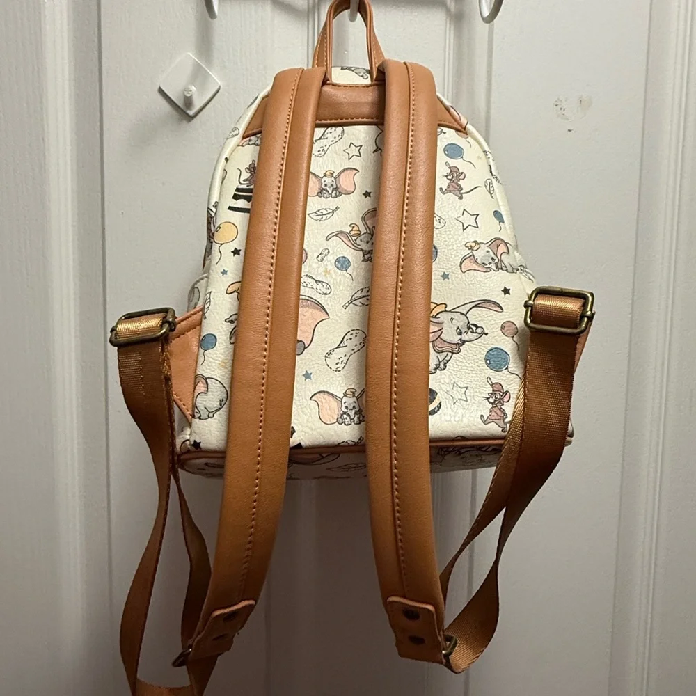 Disney Loungefly Dumbo Mini Backpack - Picture 2 of 3